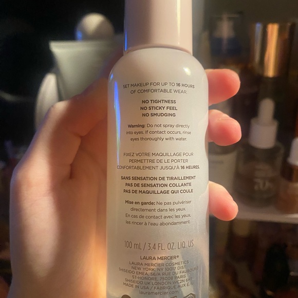 Laura Mercier Translucent Pure Setting Spray - Picture 7 of 8